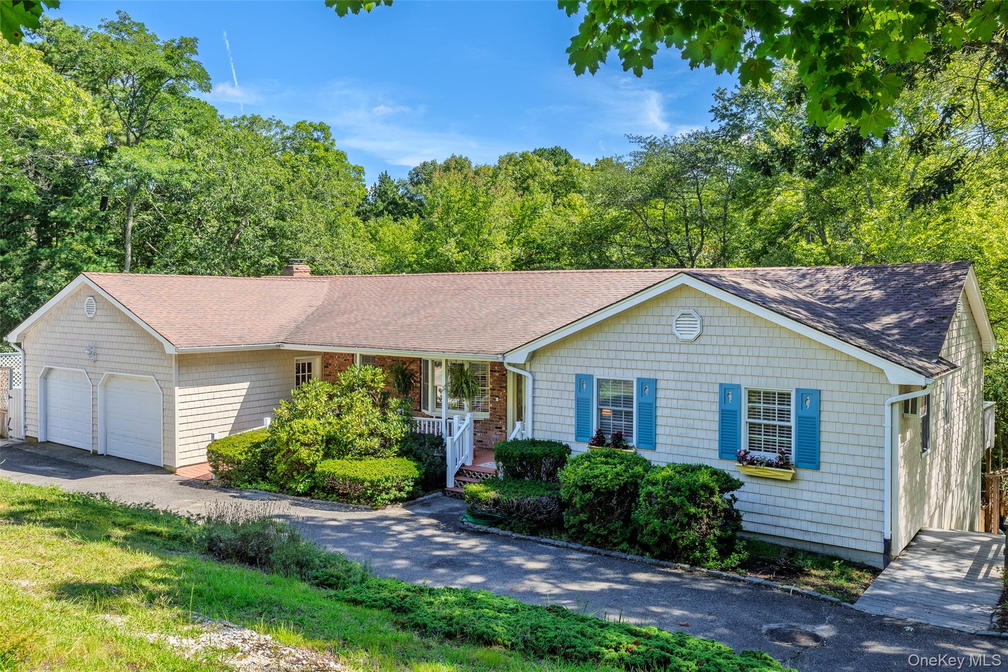 18 Beaver Lane W, Westhampton NY 11977