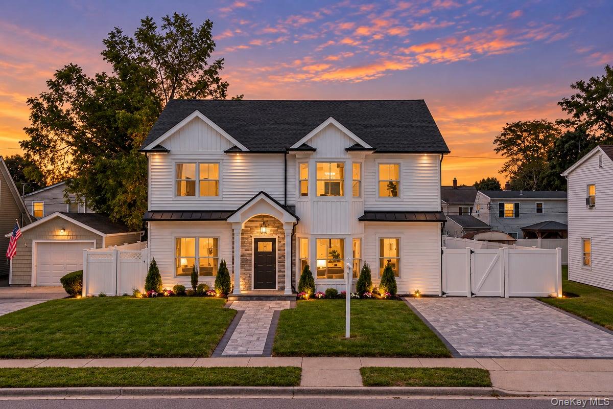 84 Rope Lane, Levittown NY 11756