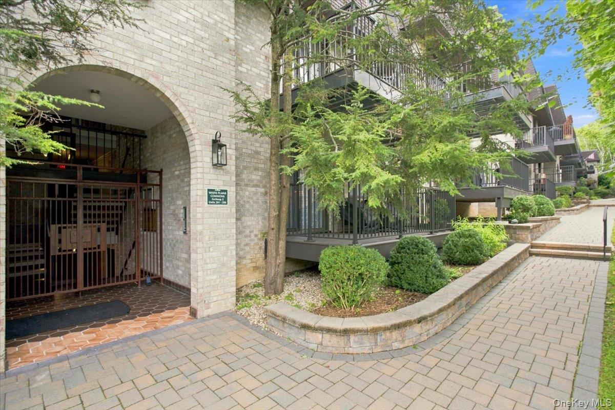 107 N Broadway Unit 205B, White Plains NY 10603