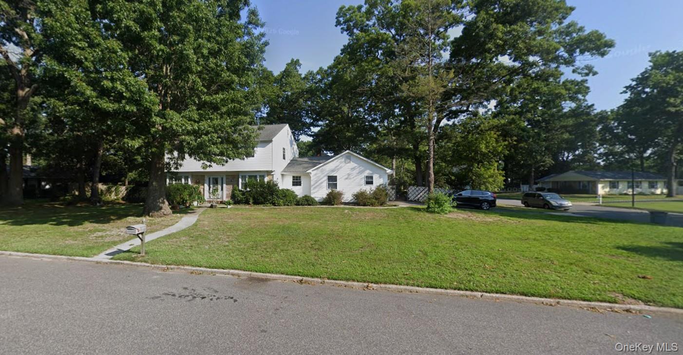 27 Whitmore Lane, Coram NY 11727