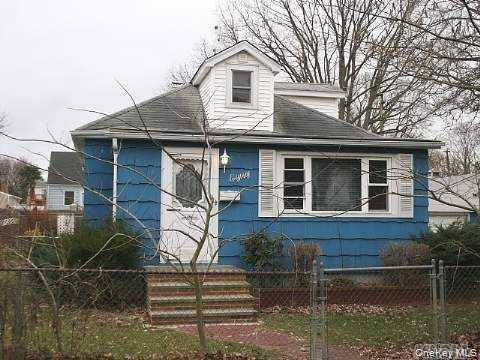 80 Claremont Avenue, West Babylon NY 11704