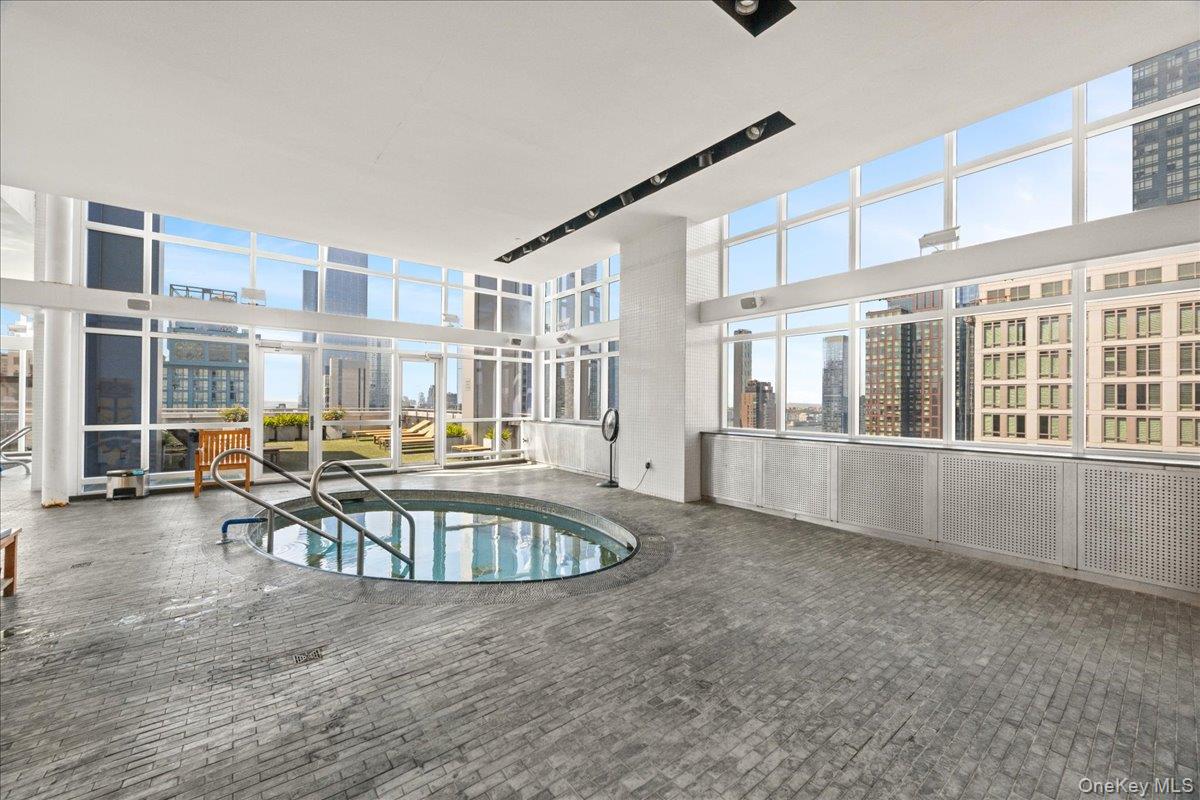 350 W 42nd Street Unit 19I, Manhattan NY 10036