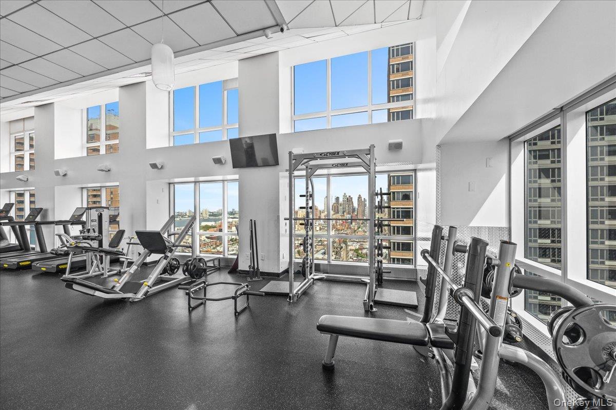 350 W 42nd Street Unit 19I, Manhattan NY 10036