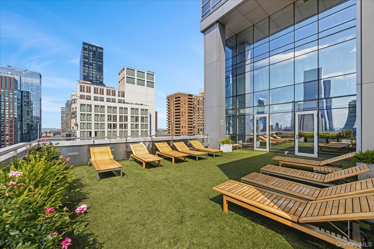 350 W 42nd Street Unit 19I, Manhattan NY 10036