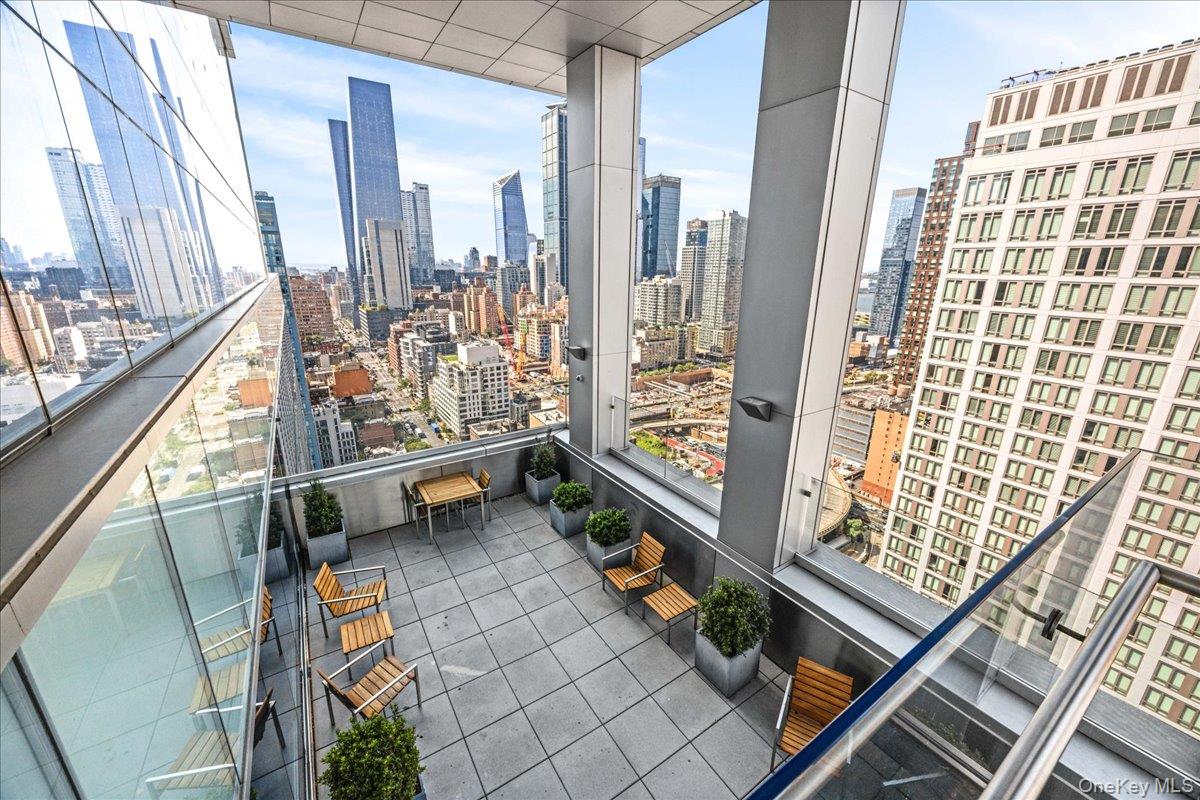 350 W 42nd Street Unit 19I, Manhattan NY 10036