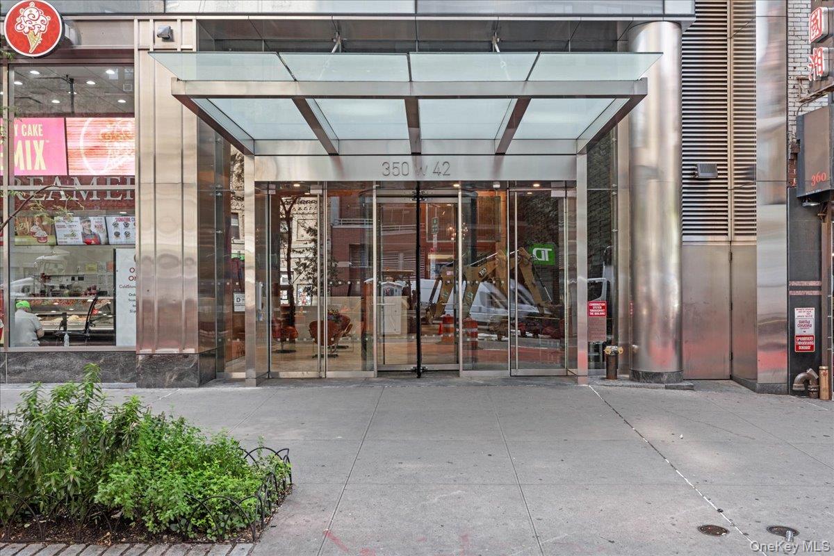 350 W 42nd Street Unit 19I, Manhattan NY 10036