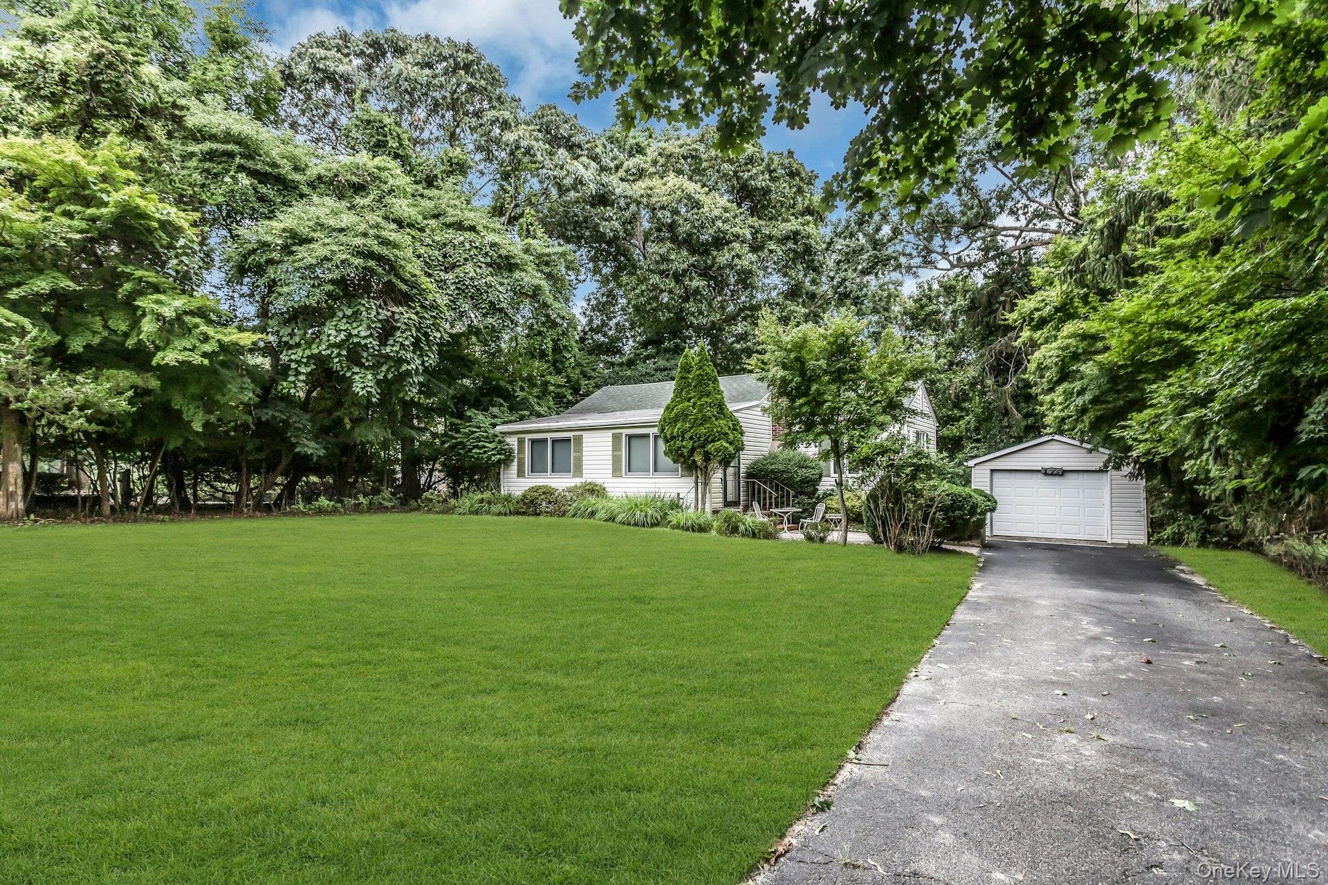 176 N Side Road, Wading River NY 11792