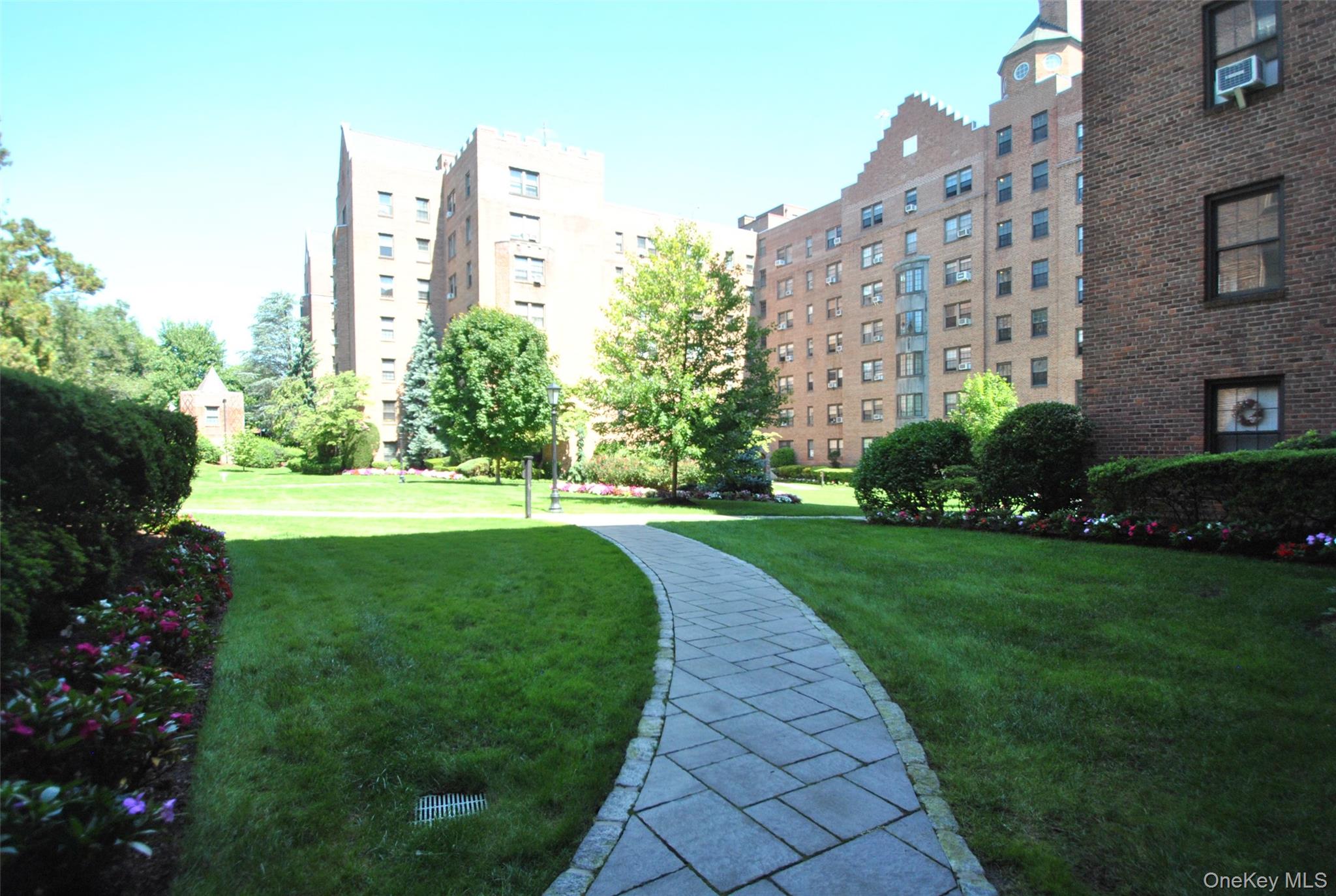 198 Garth Road Unit 3C, Scarsdale NY 10583