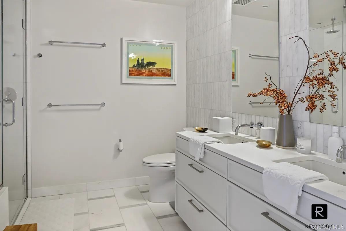 160 East 22nd Street Unit 18-A, Manhattan NY 10010