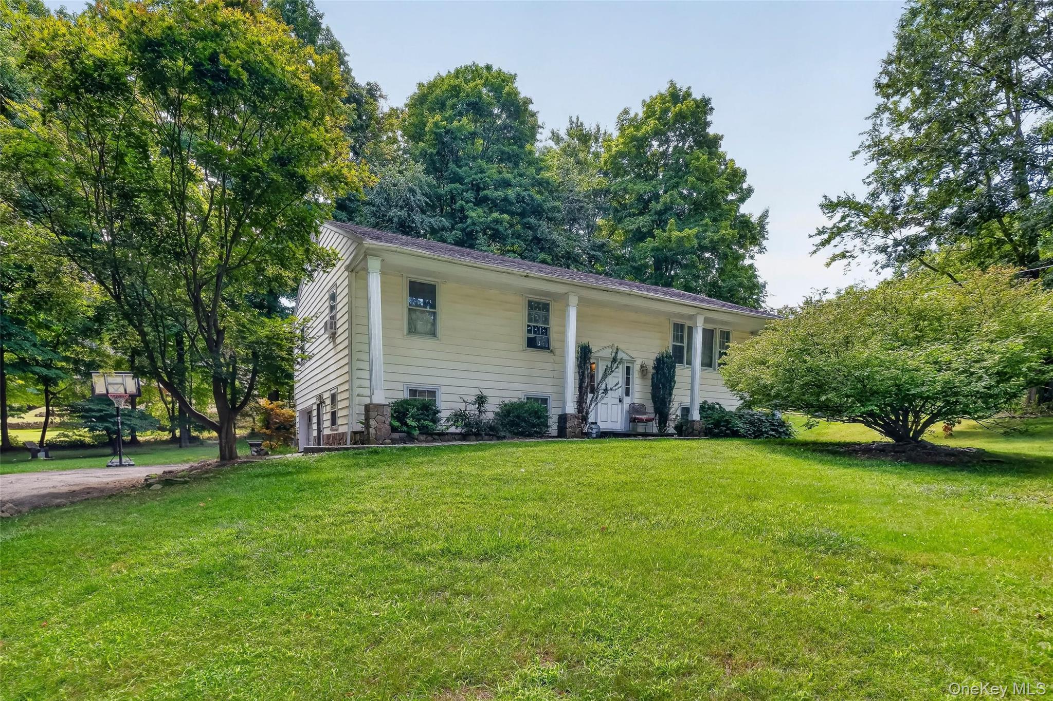 15 Oscawana Heights Road, Putnam Valley NY 10579