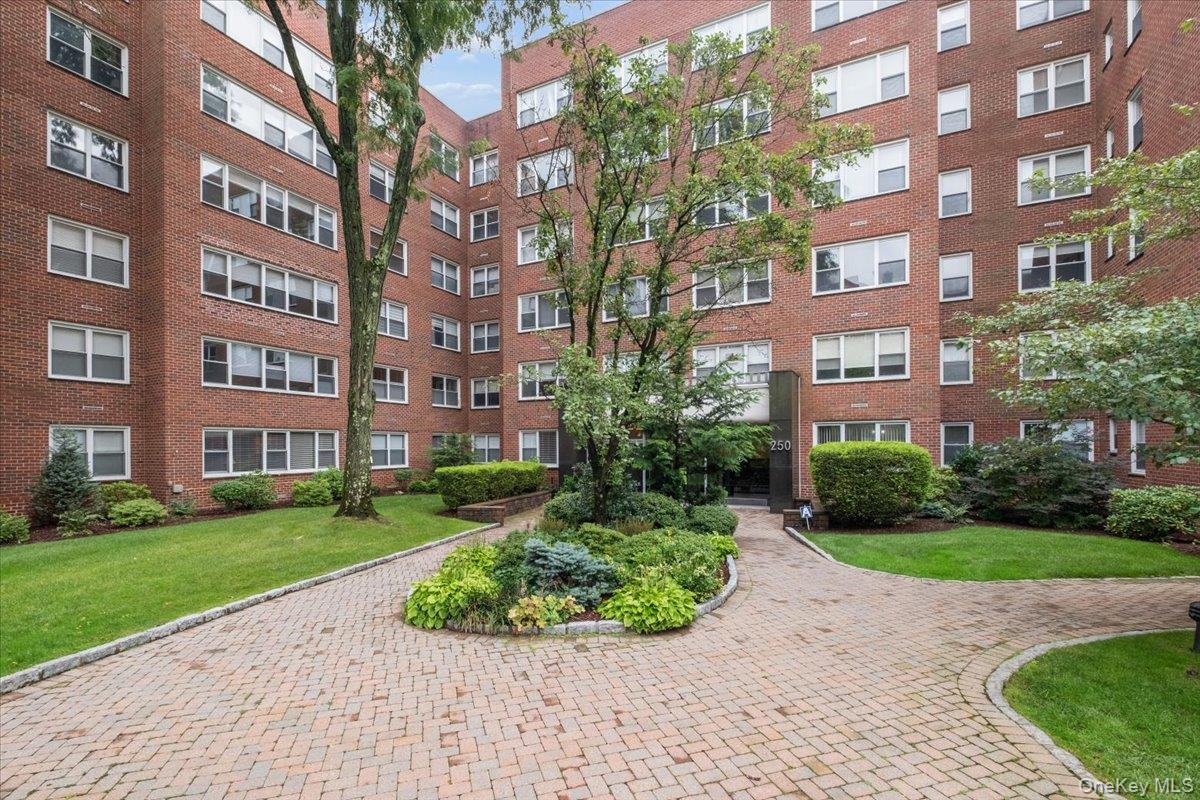 250 Garth Road Unit 2E3, Scarsdale NY 10583