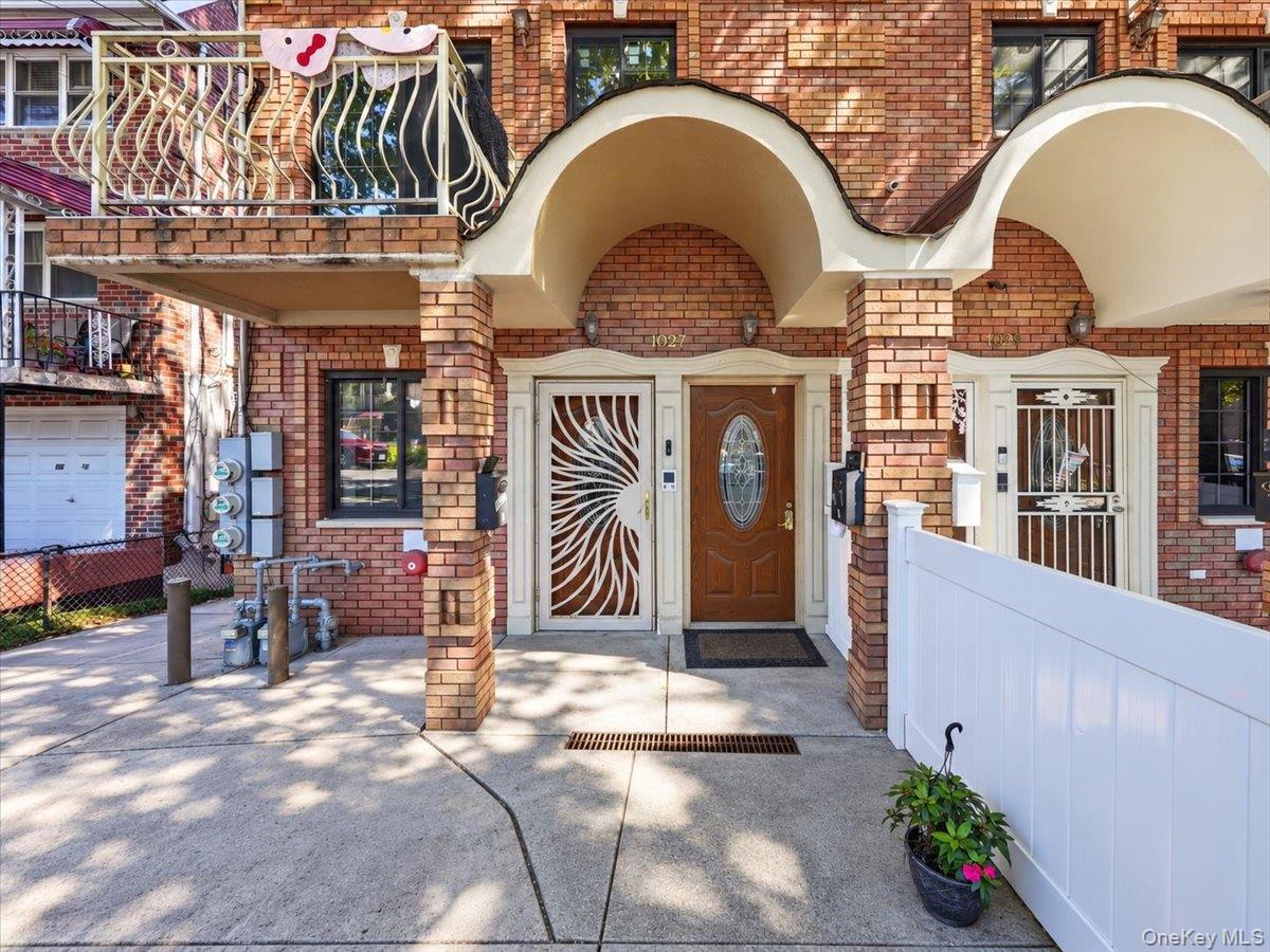 1027 E 231st Street, Bronx NY 10466