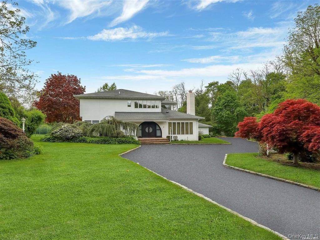 5 Woodfield Lane, Old Brookville NY 11545