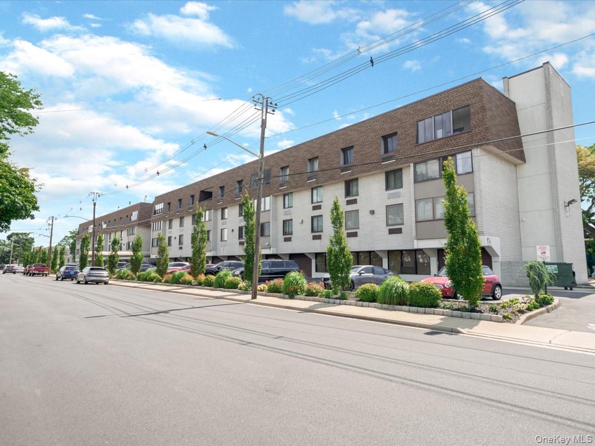 31 Casino Street Unit 3J, Freeport NY 11520