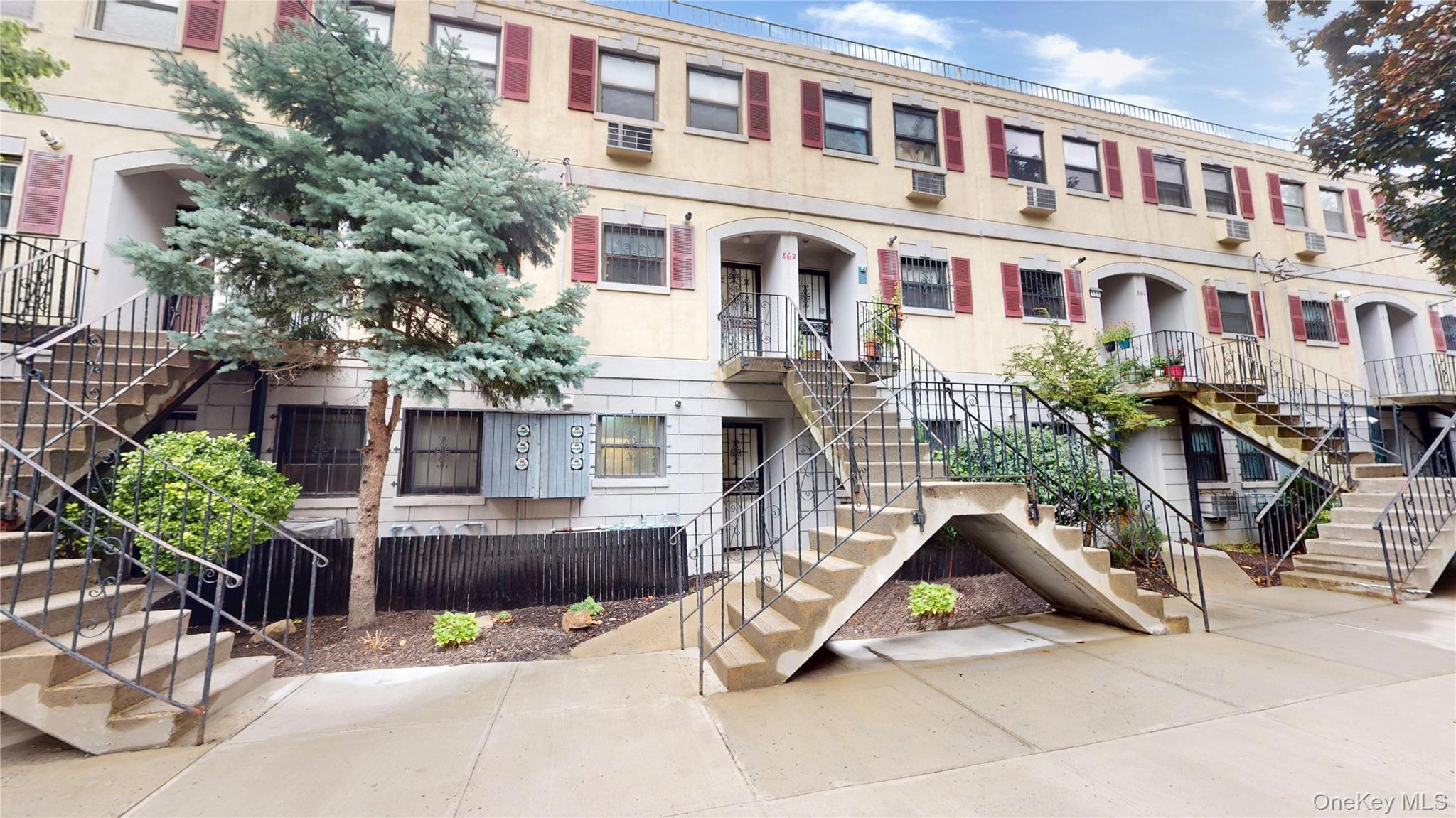 862 Leland Avenue Unit 34A, Bronx NY 10473
