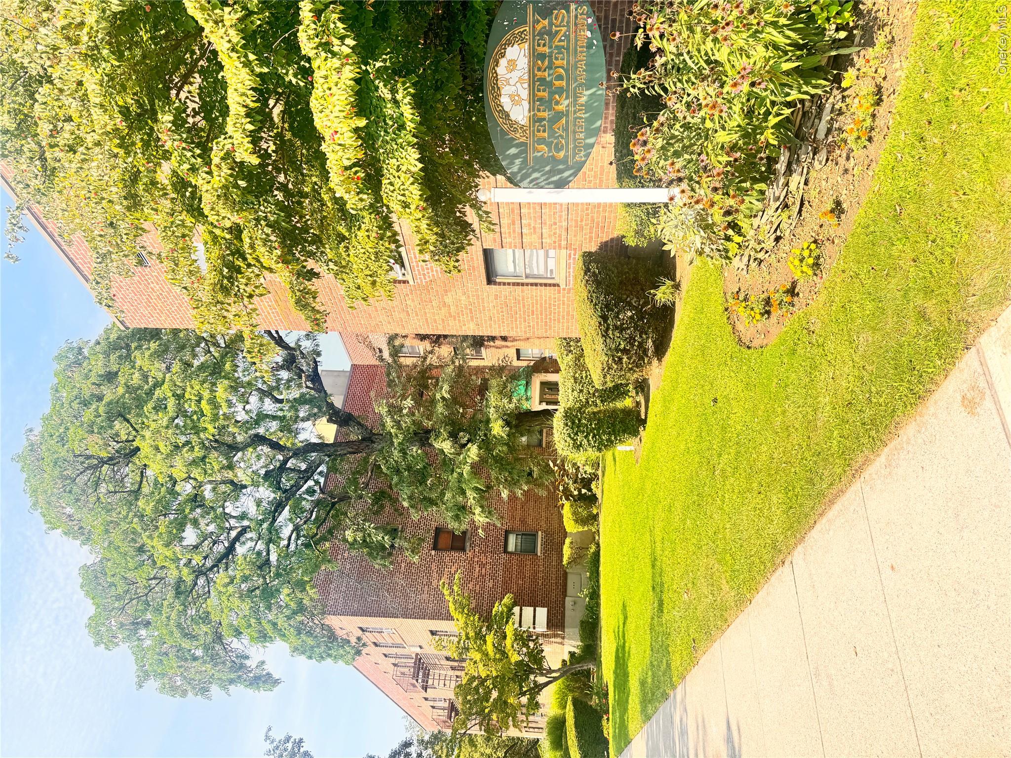 215-09 47th Ave Unit 2C, Bayside NY 11361