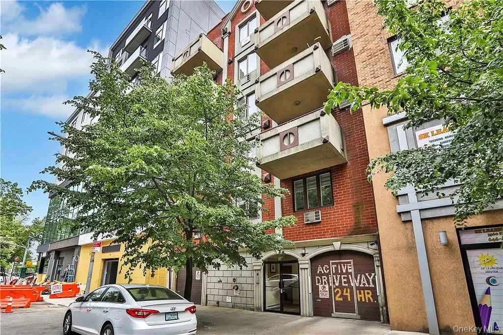 3368 Shore Parkway Unit 2B, Brooklyn NY 11235
