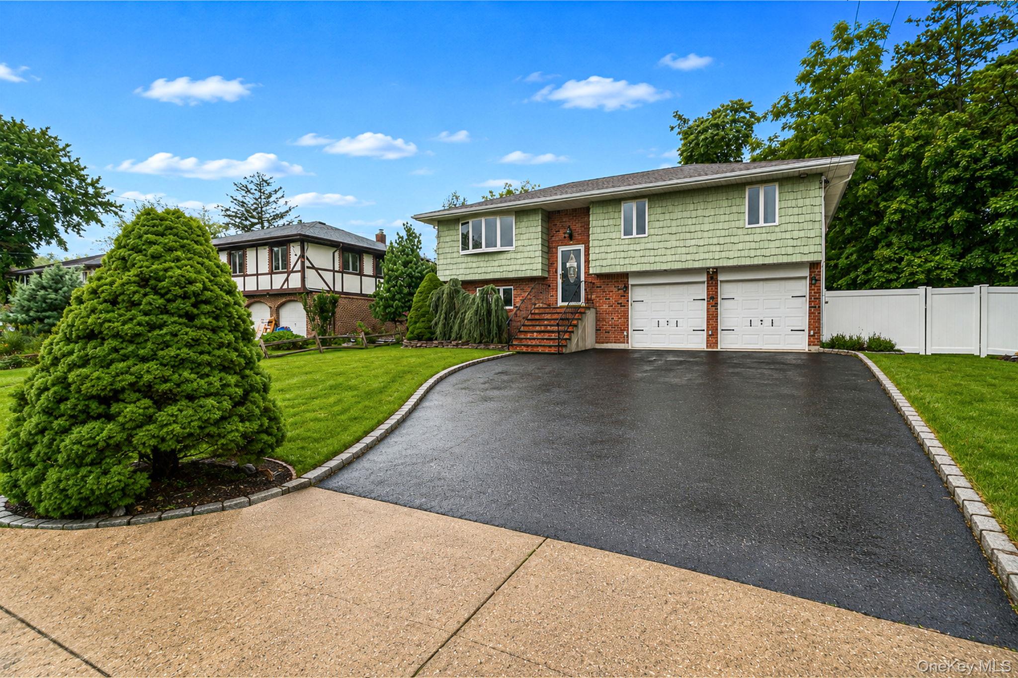 6 North Avenue, Smithtown NY 11787