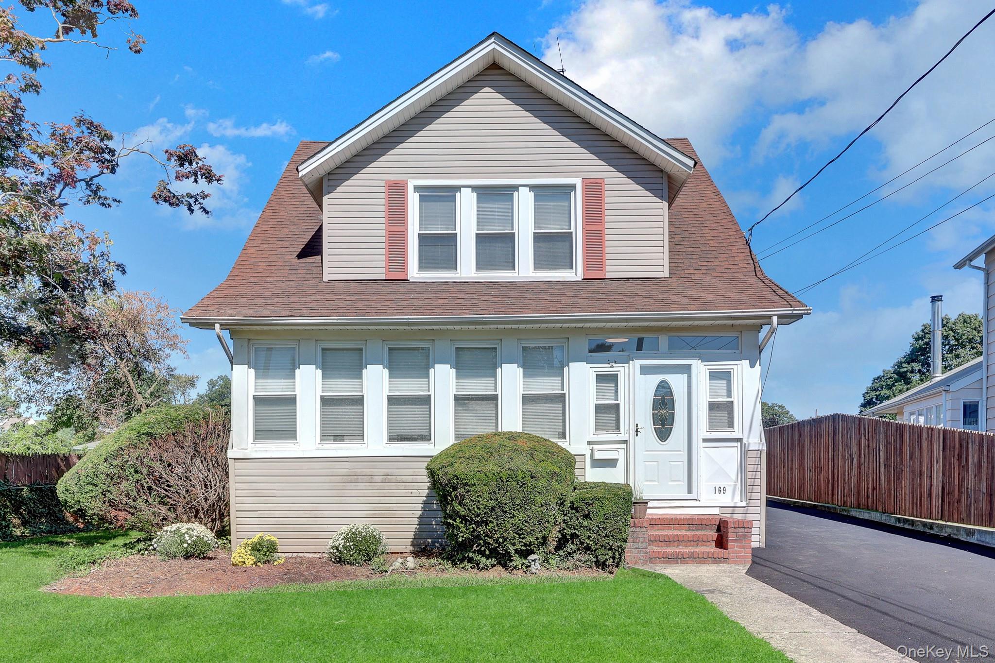169 Butler Street, Westbury NY 11590