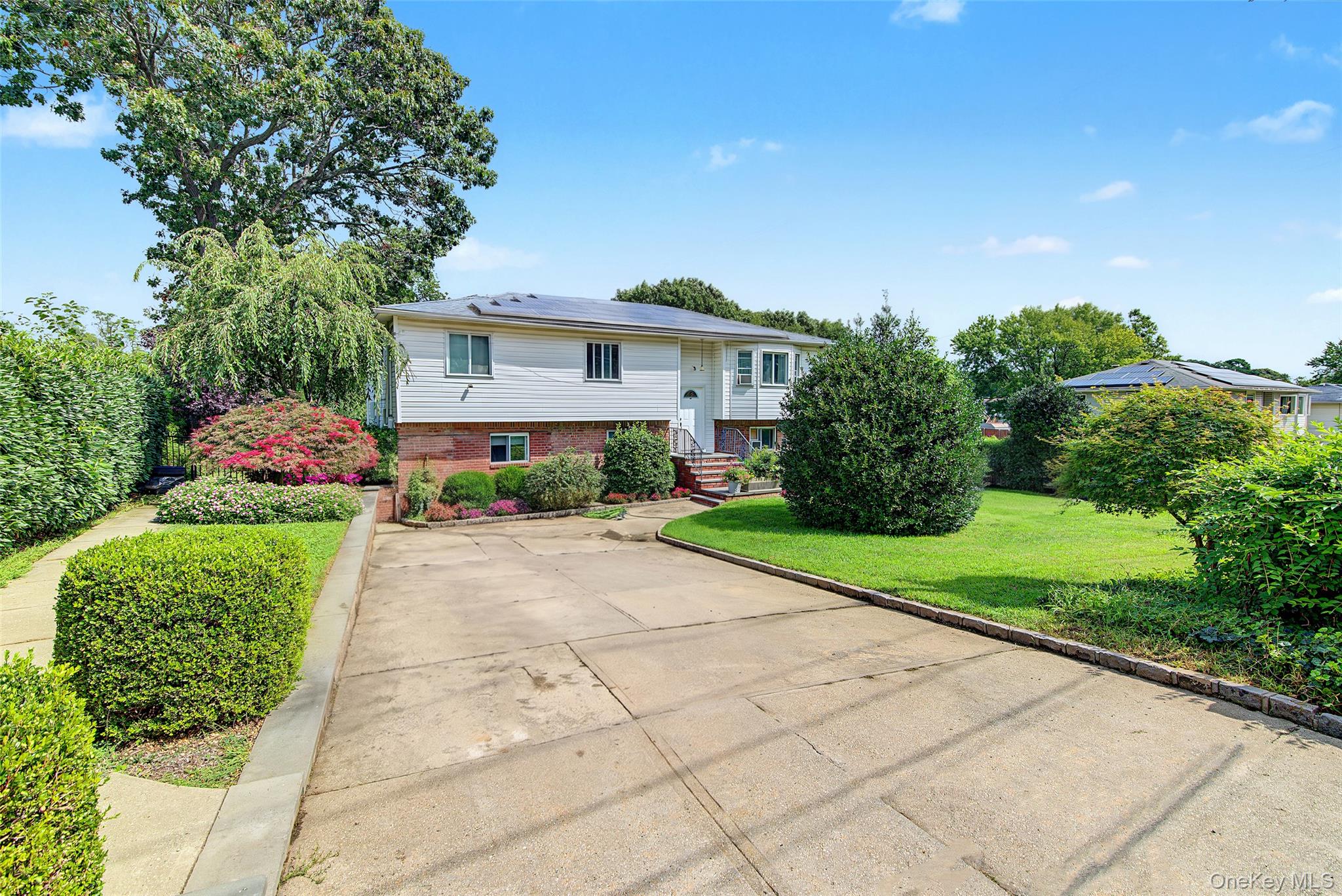 45 Massachusetts Avenue, Bay Shore NY 11706