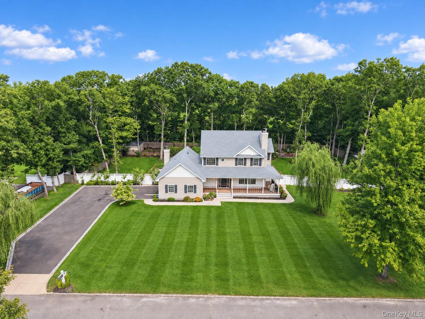 7 Sander Court, Middle Island NY 11953