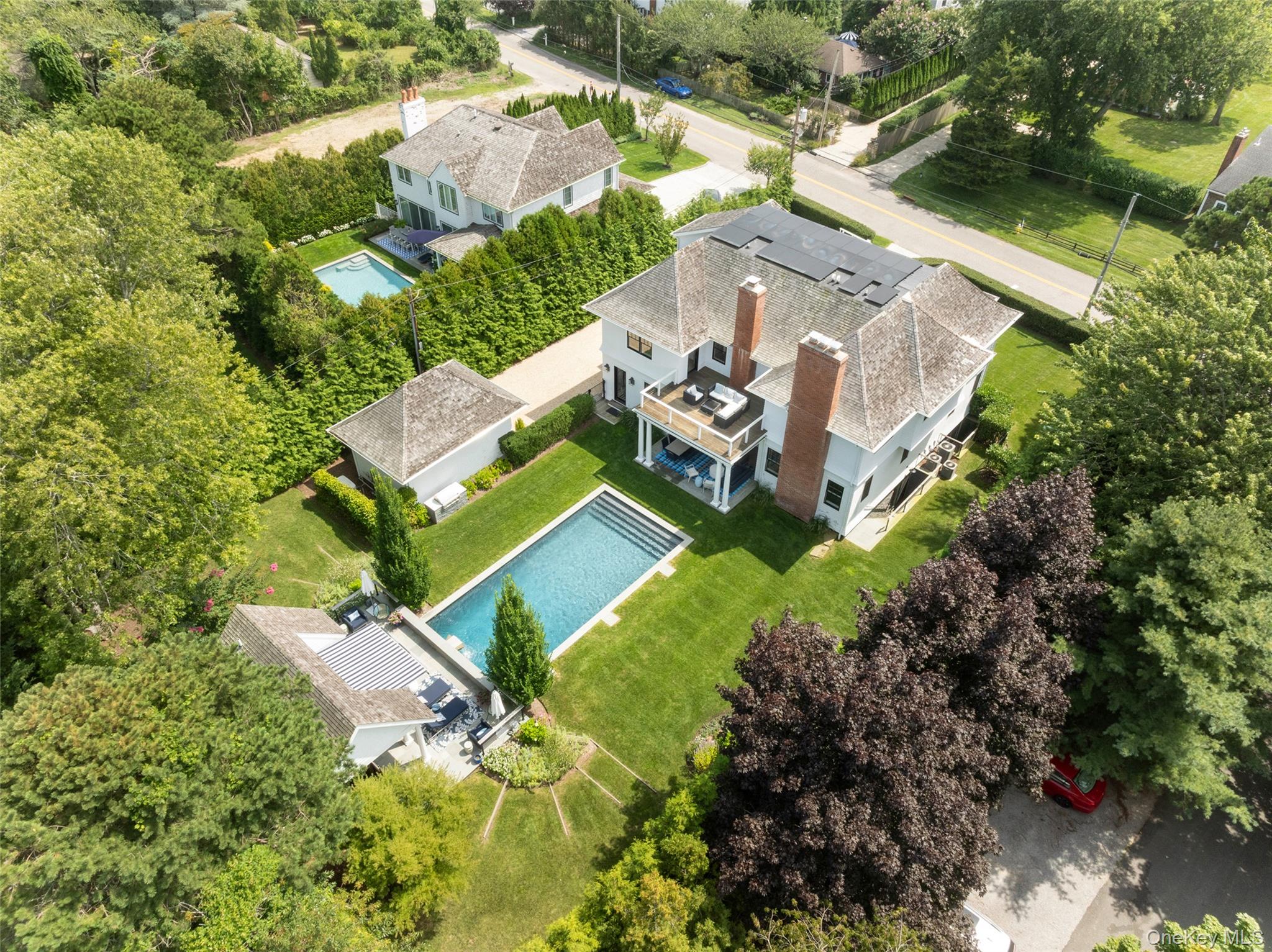65 Middle Pond Road, Southampton NY 11968