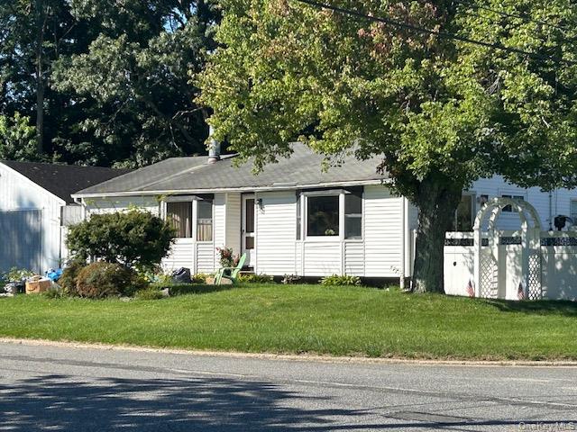 8 Durst Drive, Selden NY 11784