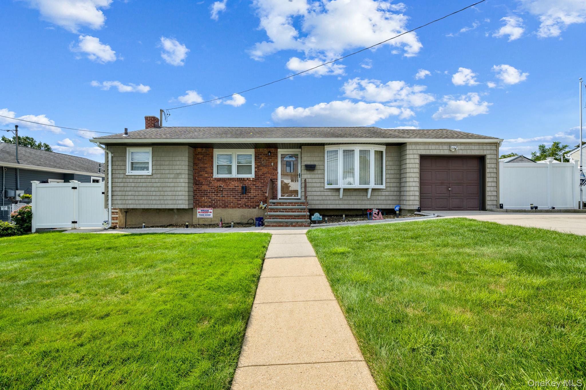 40 Elm Avenue, Farmingdale NY 11735