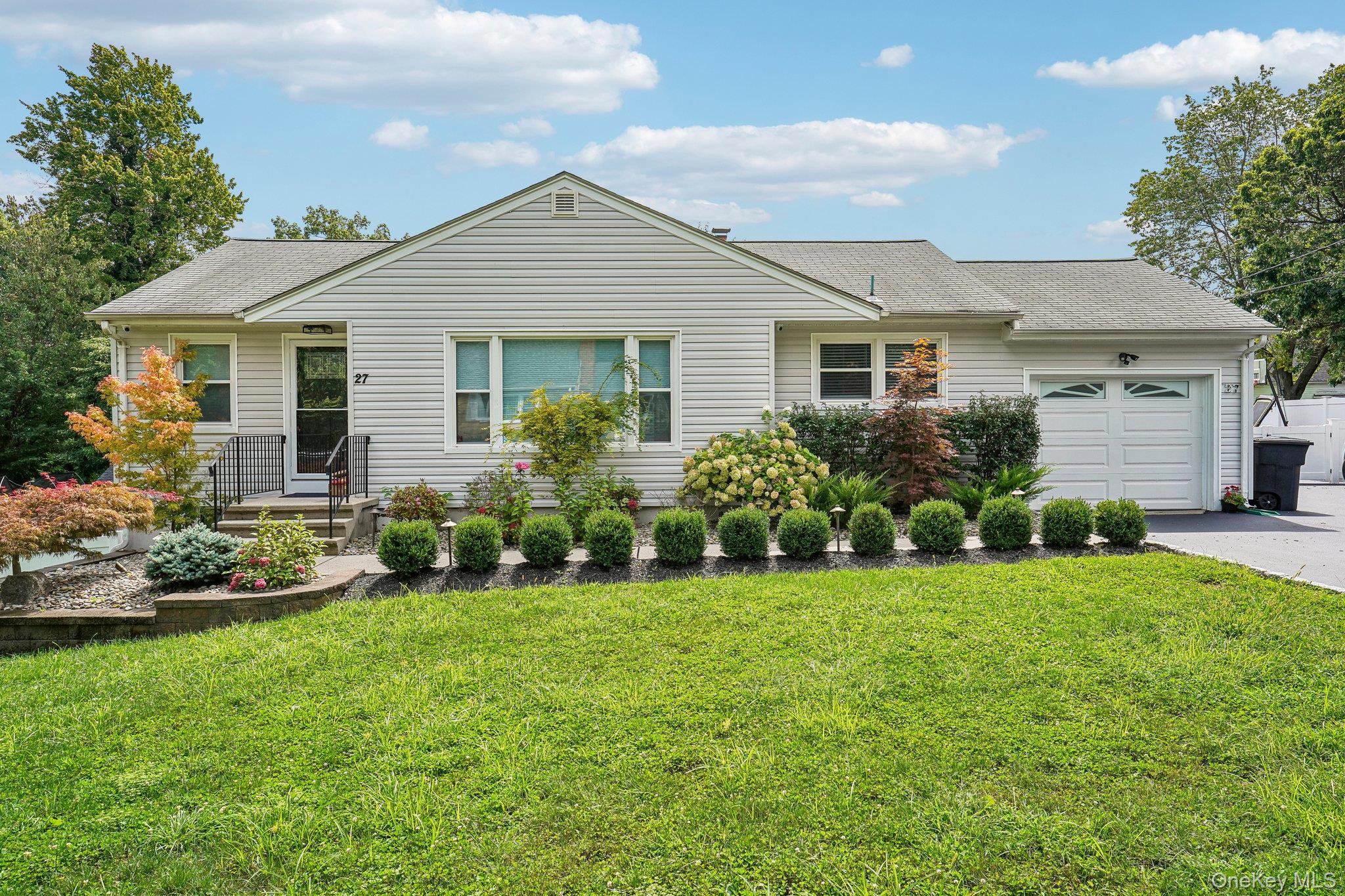 27 Pierce Street, Nanuet NY 10954