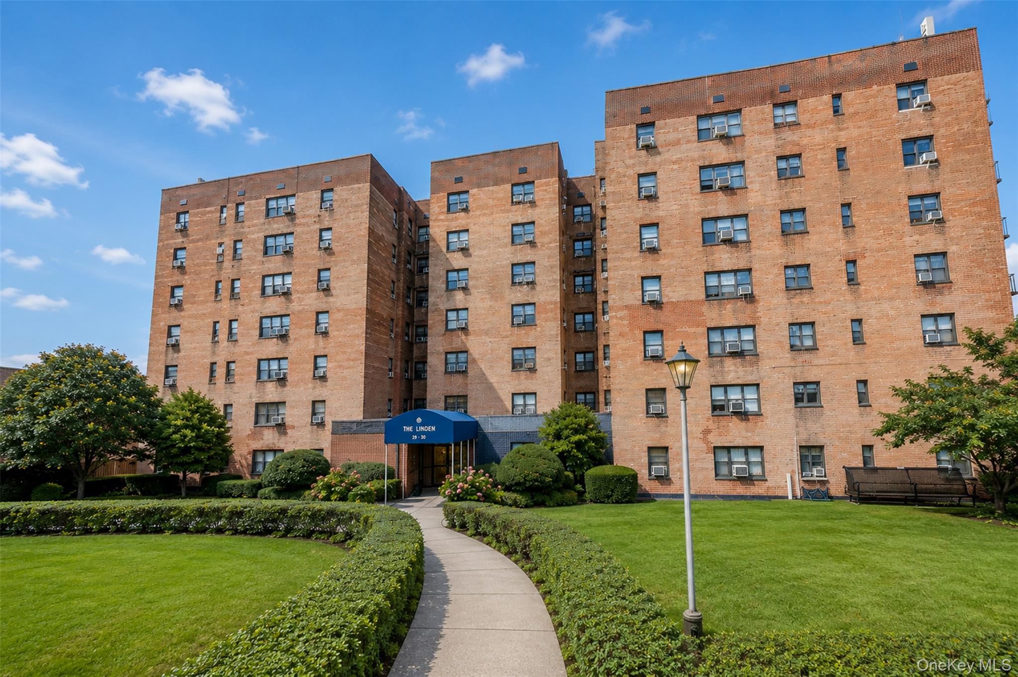 29-30 137th Street Unit 3K, Flushing NY 11354