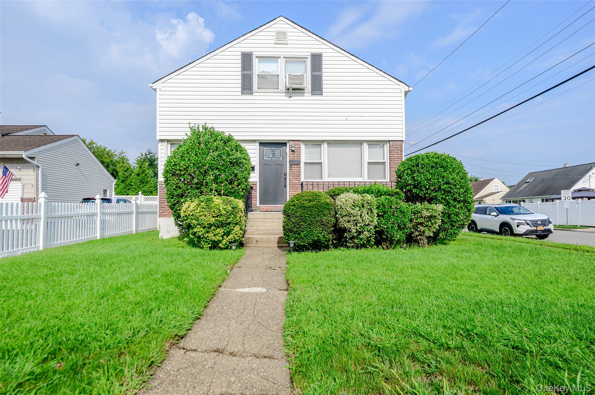 3381 Oceanside Road, Oceanside NY 11572
