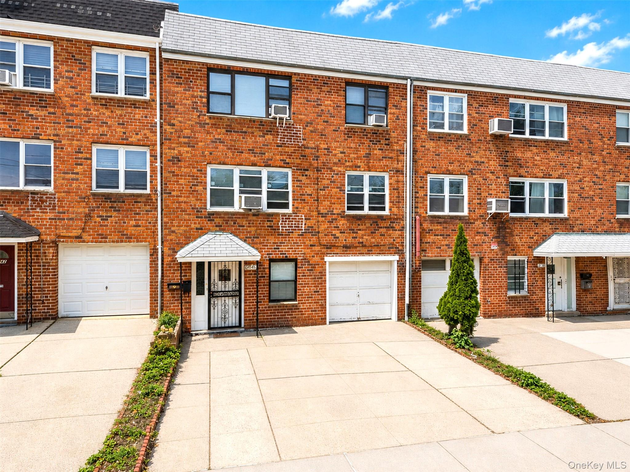 61-40 219th Street, Bayside NY 11364