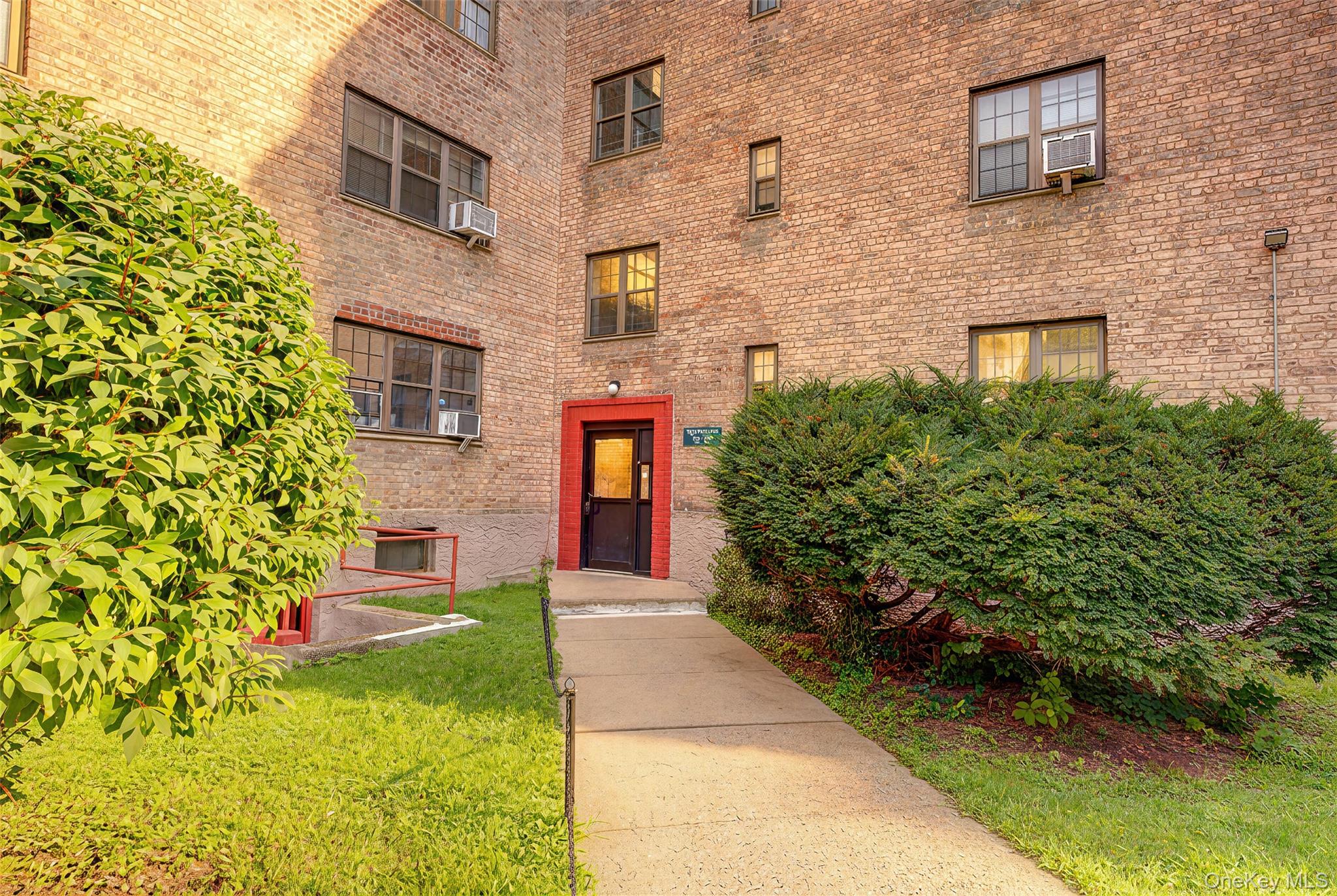 78-35 147th Street Unit 2E, Kew Garden Hills NY 11367