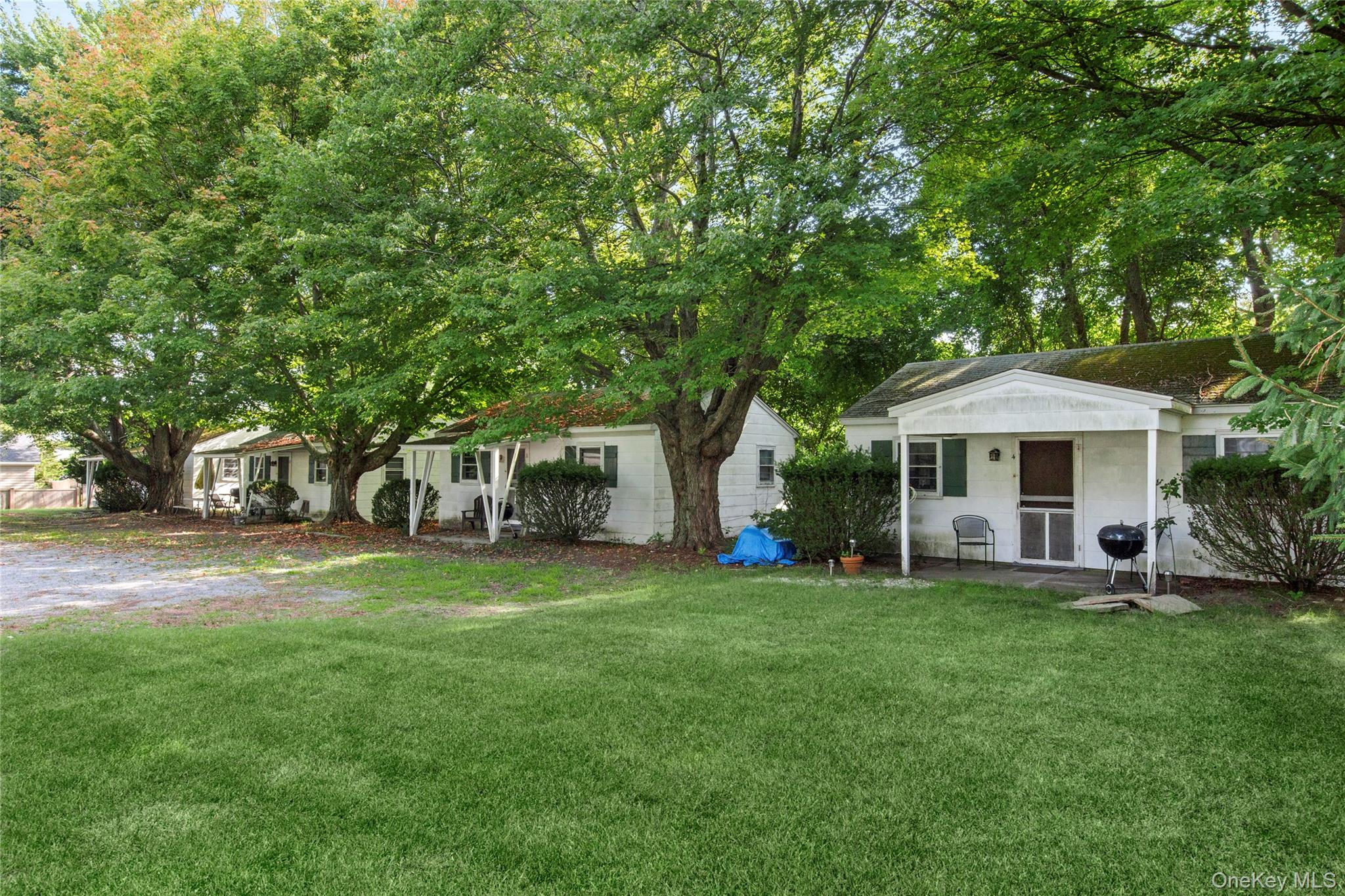 8 Boathouse Road, Hampton Bays NY 11946