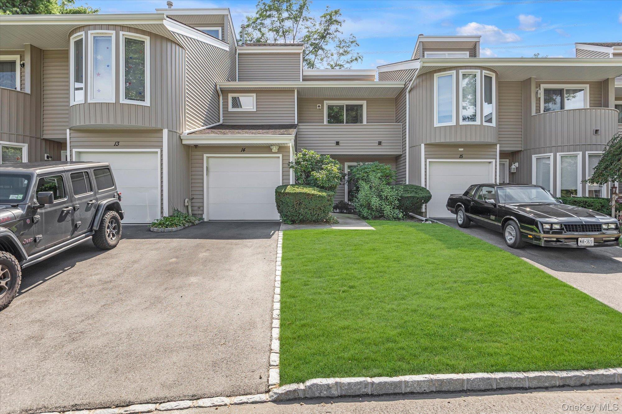 14 Kristin Lane, Hauppauge NY 11788