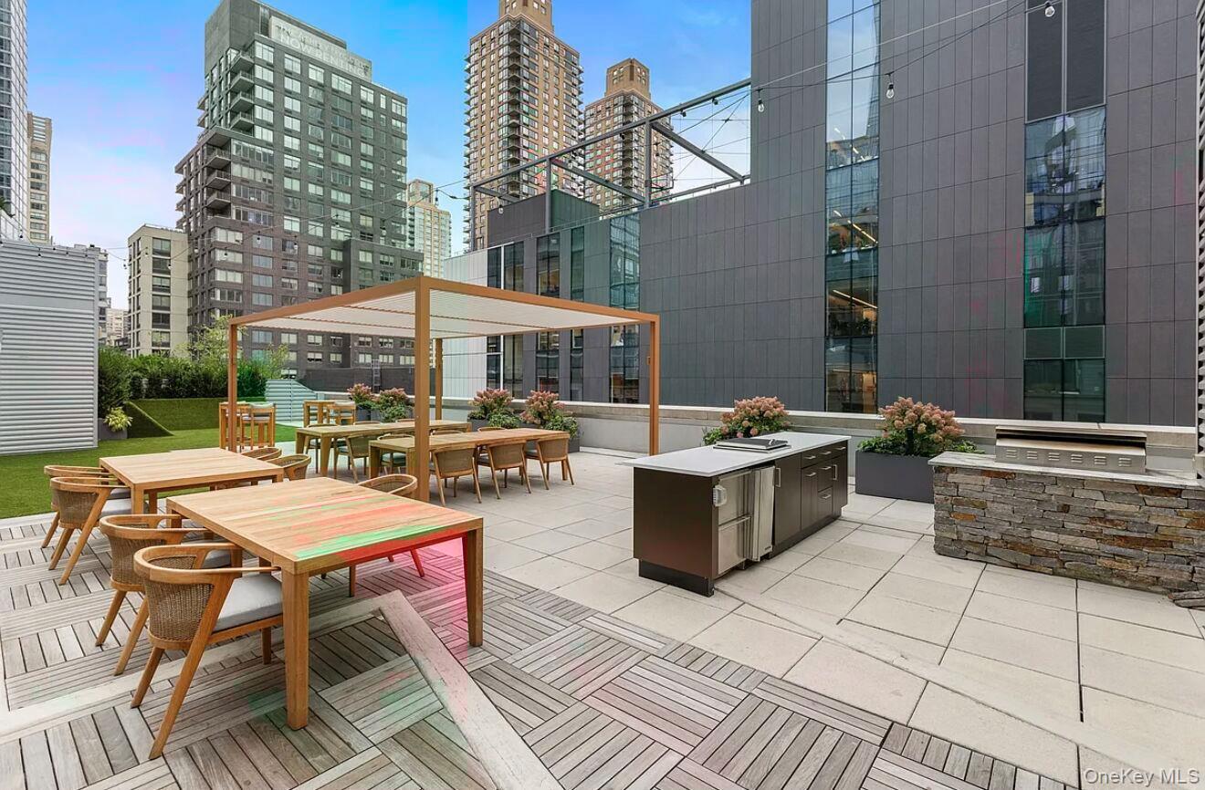 50 Riverside Boulevard Unit 15M, Manhattan NY 10069