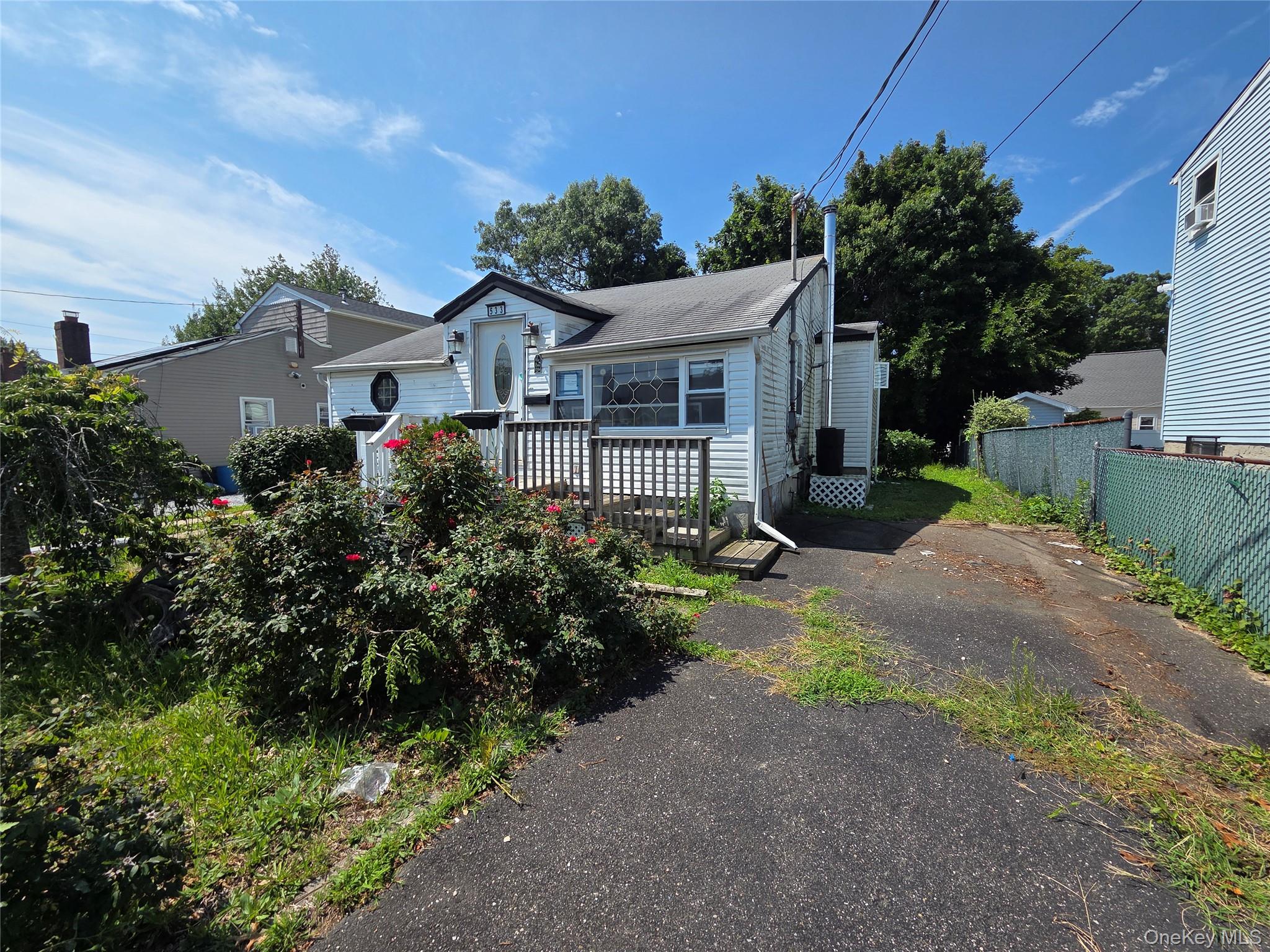 533 S 8th Street, Lindenhurst NY 11757
