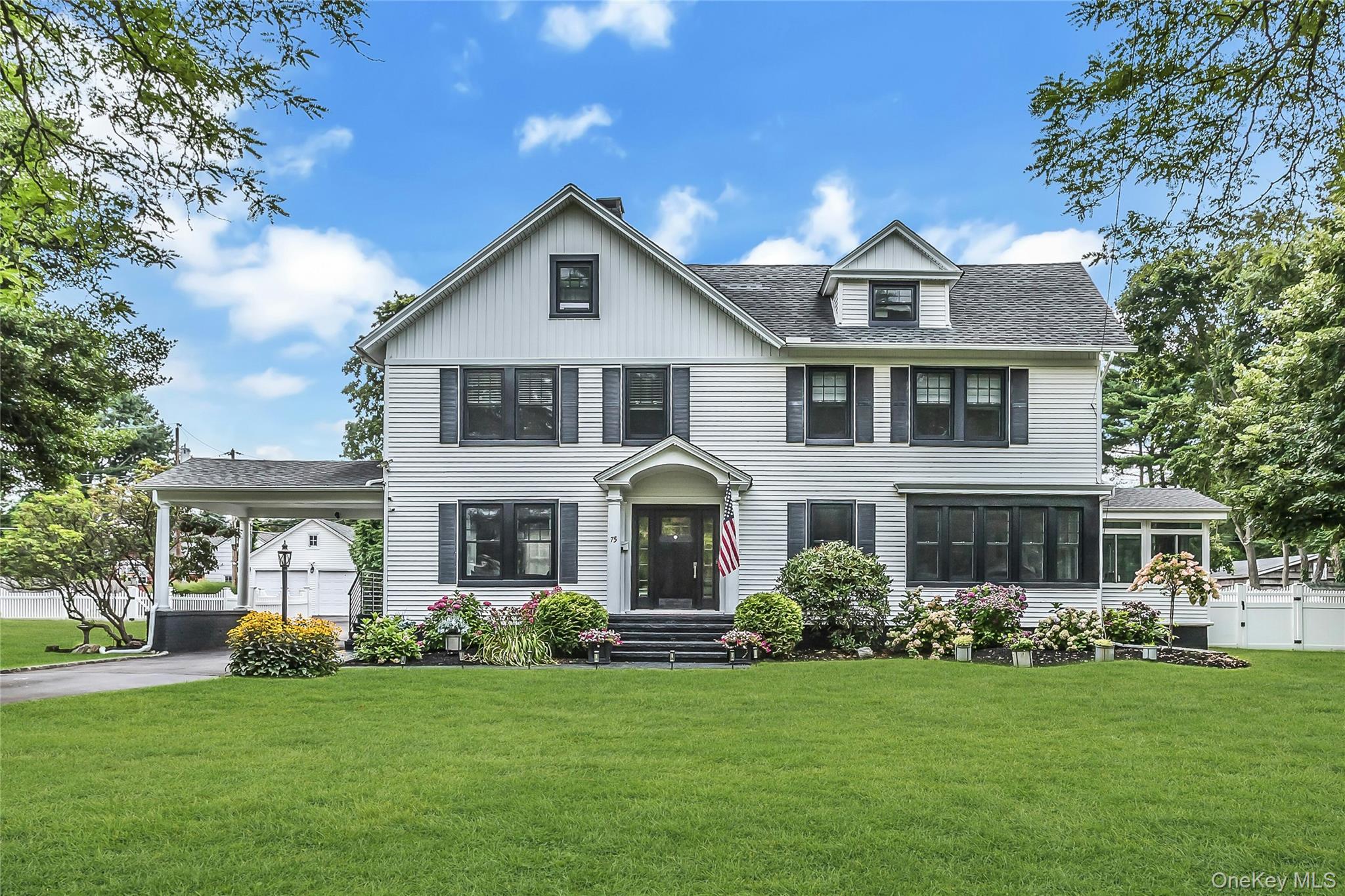 75 S Penataquit Avenue, Bay Shore NY 11706