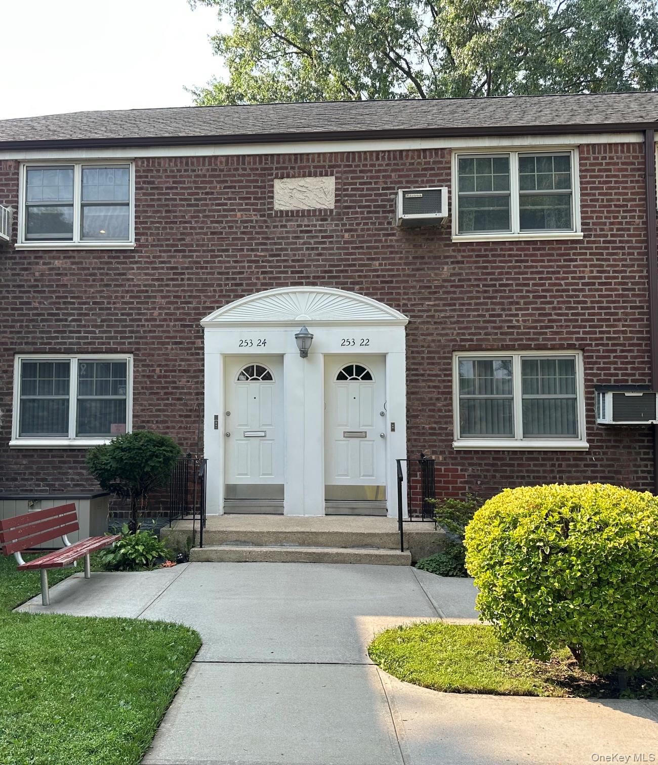 253-24 61st avenue Unit 24, Little Neck NY 11362