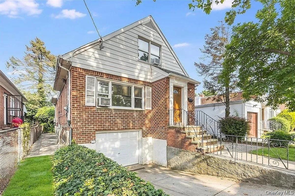 80-15B 168th Street, Jamaica Estates NY 11432