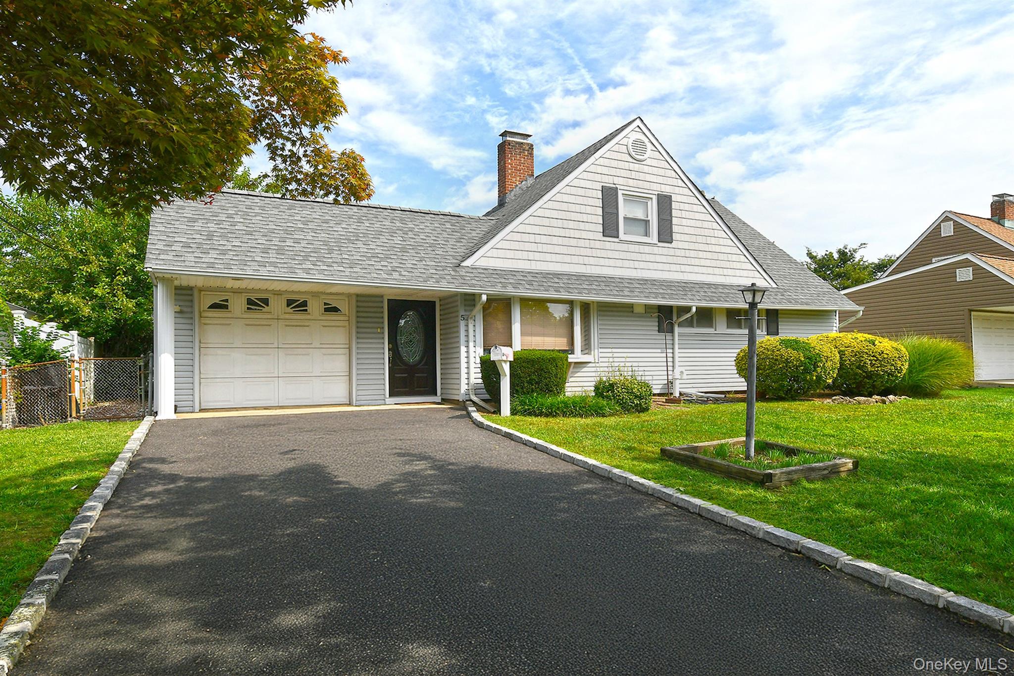 5 Woodcock Lane, Levittown NY 11756