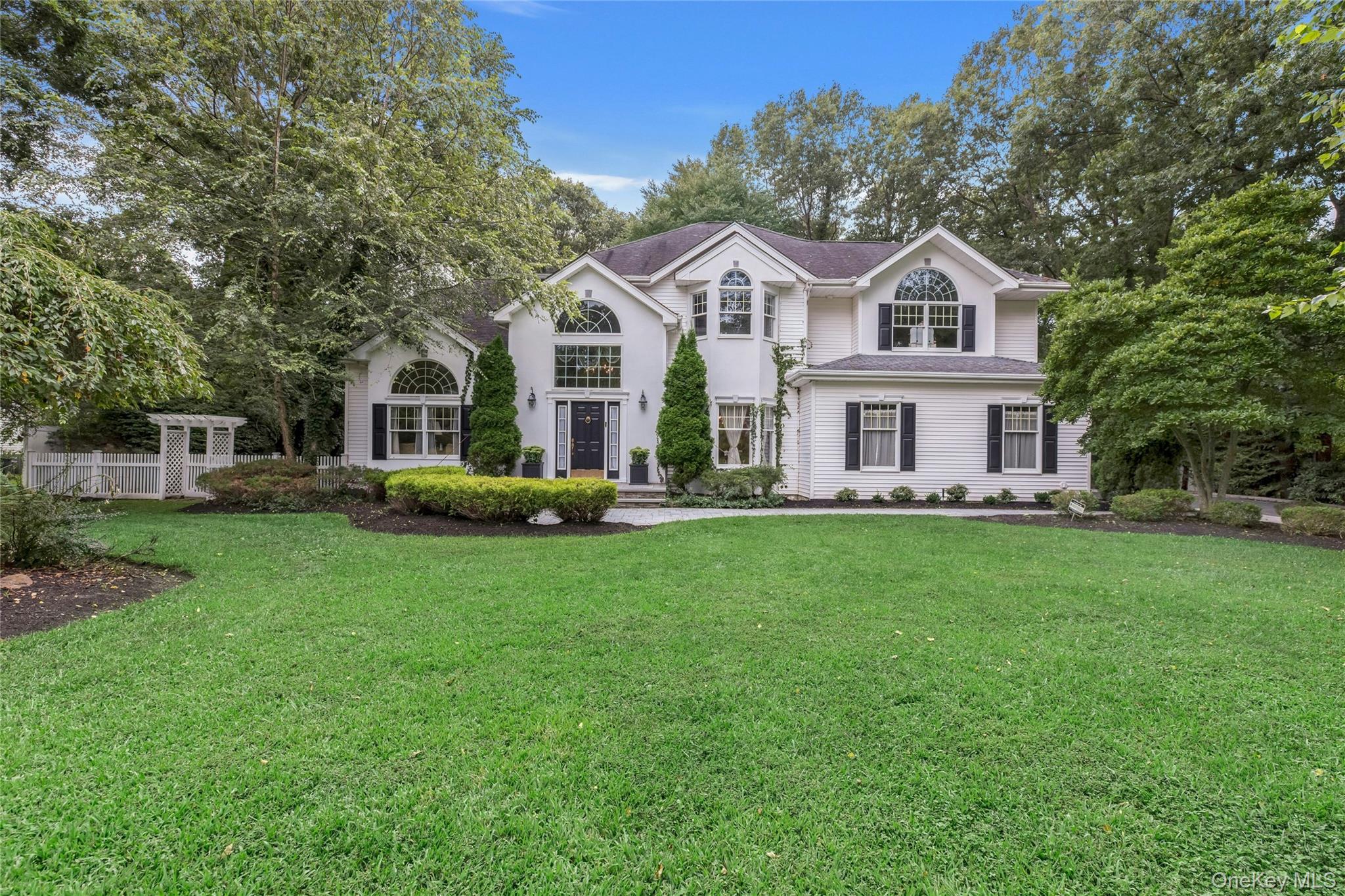 14 Cobbler Lane, East Setauket NY 11733