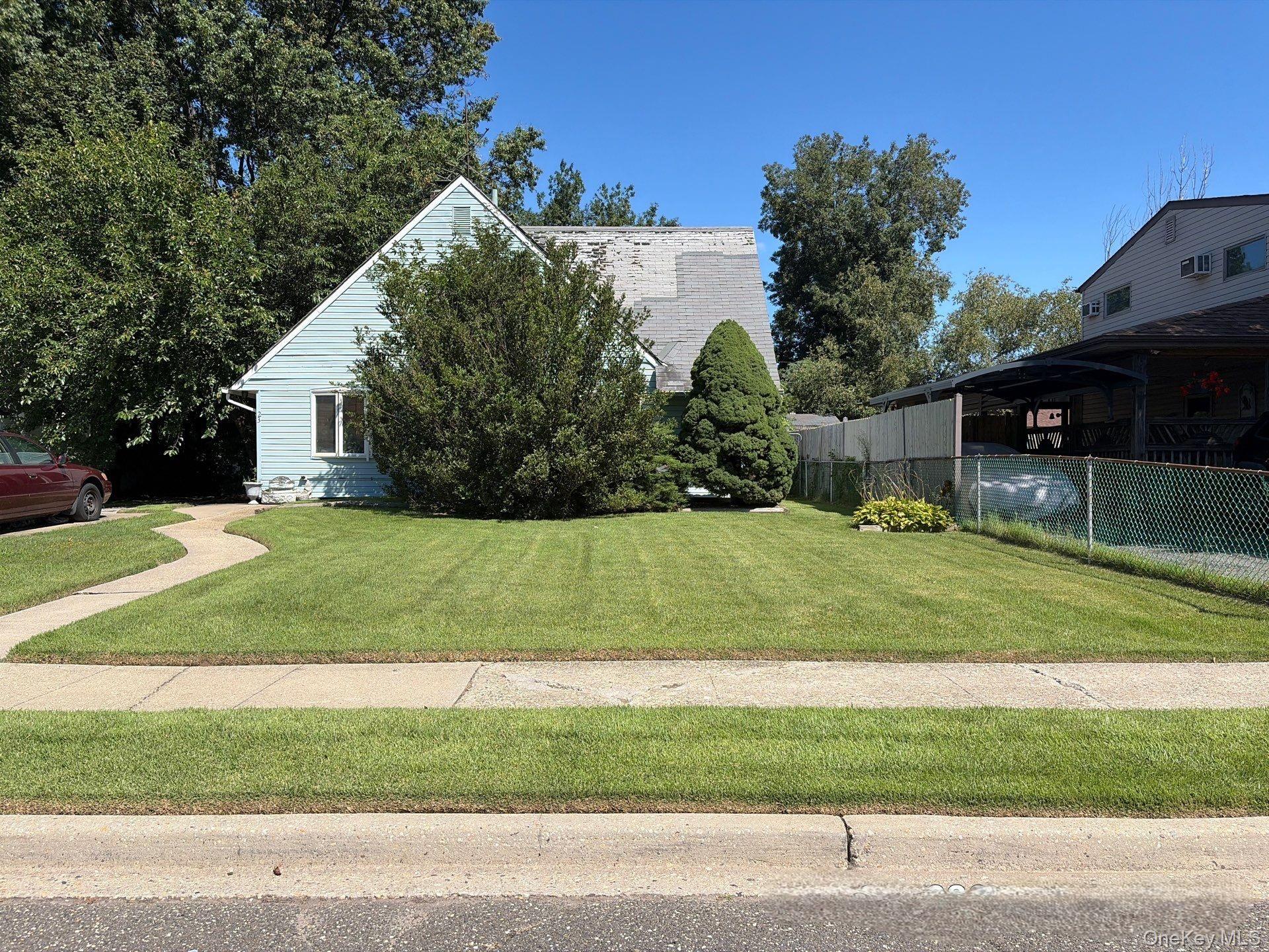 23 Saddler Lane, Levittown NY 11756