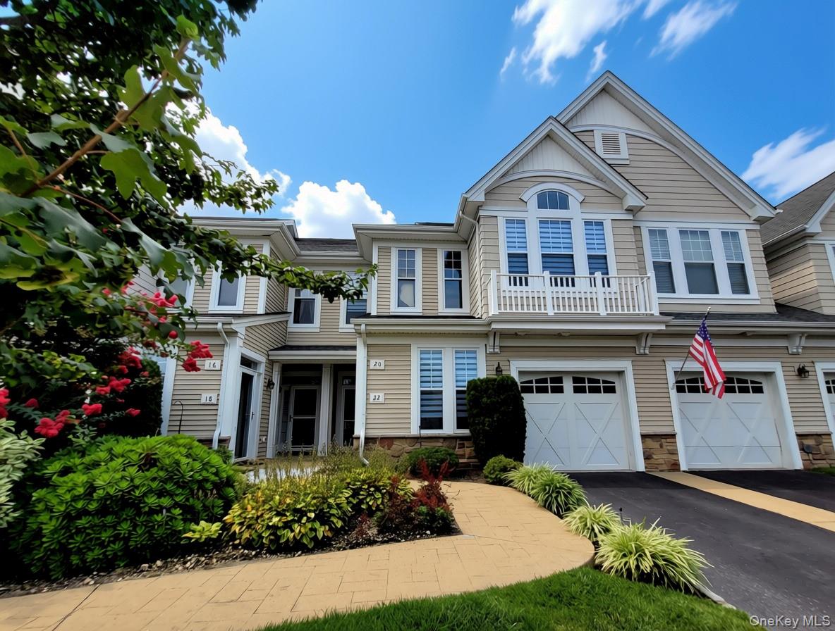 20 Sonata Court, Lake Grove NY 11755