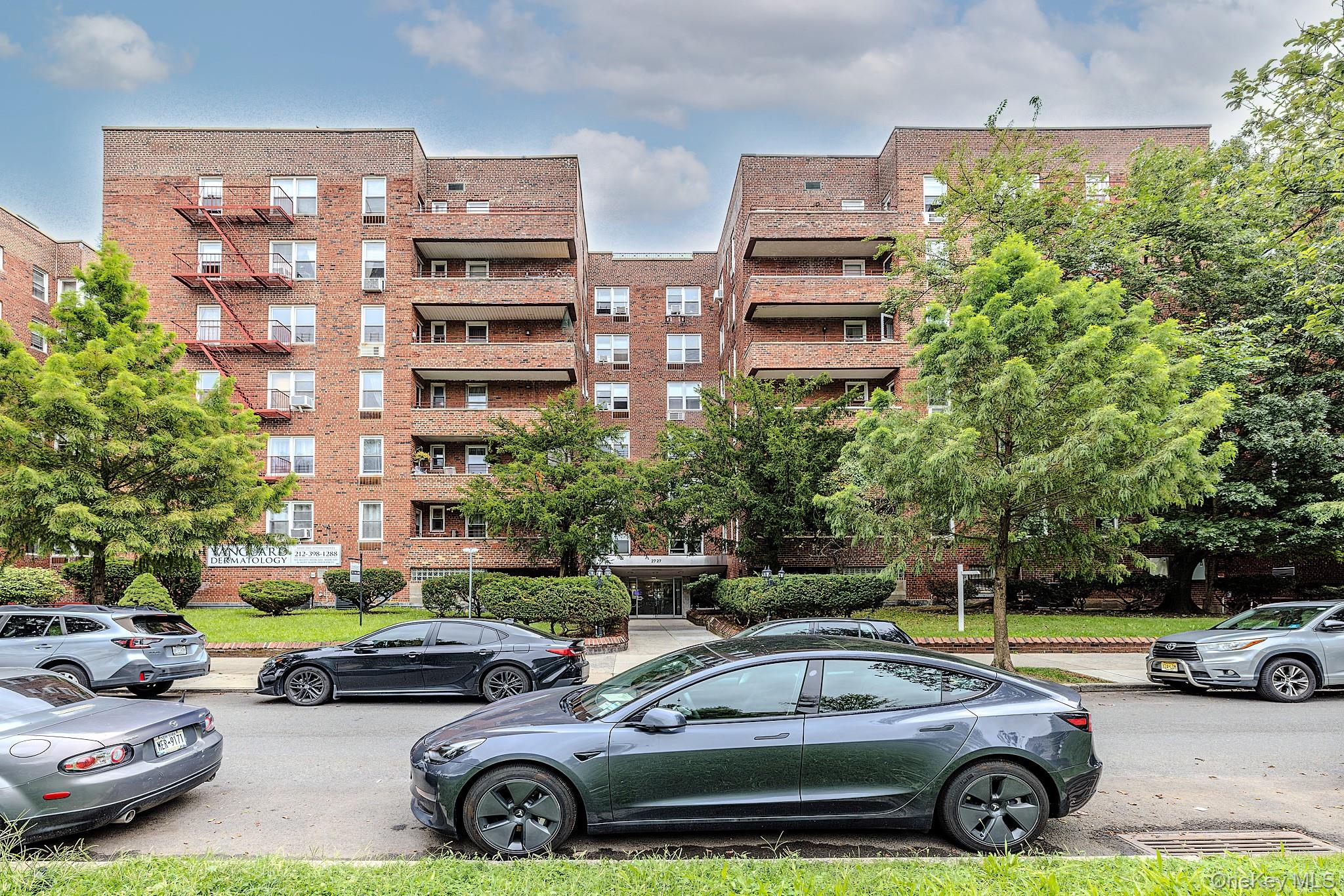 2727 Ocean Parkway Unit D18, Brooklyn NY 11235