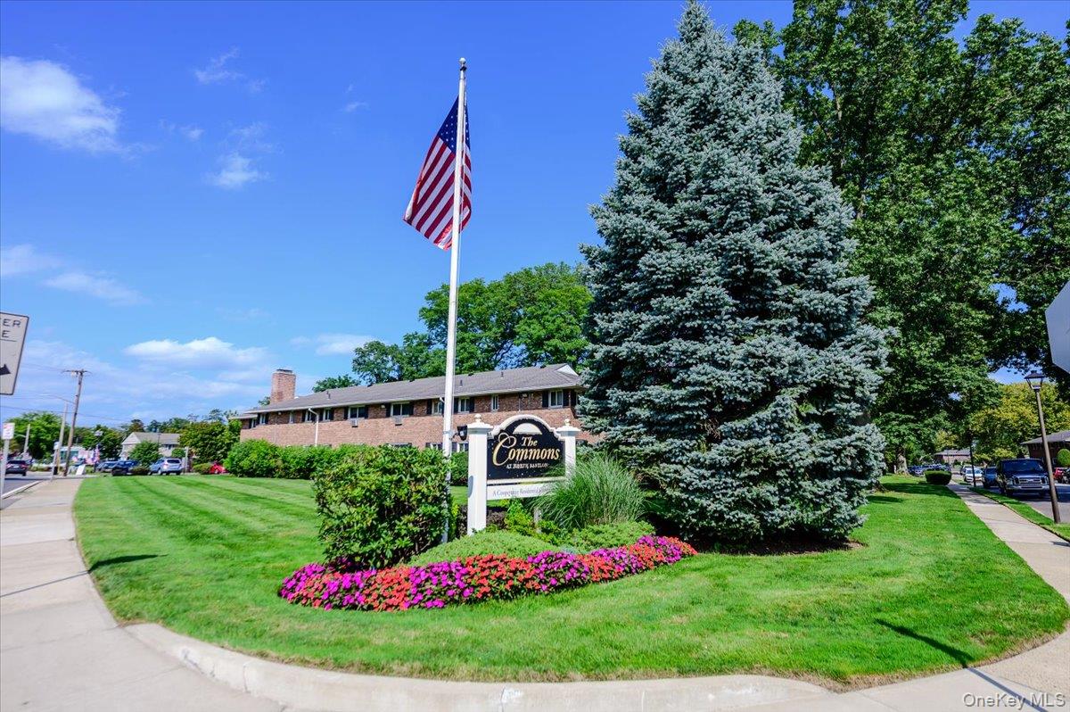346 Edmunton Drive Unit L17, North Babylon NY 11703