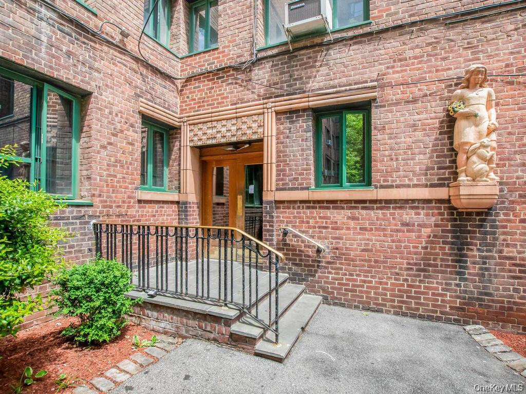 1503 Metropolitan Avenue Unit 6E, Bronx NY 10462