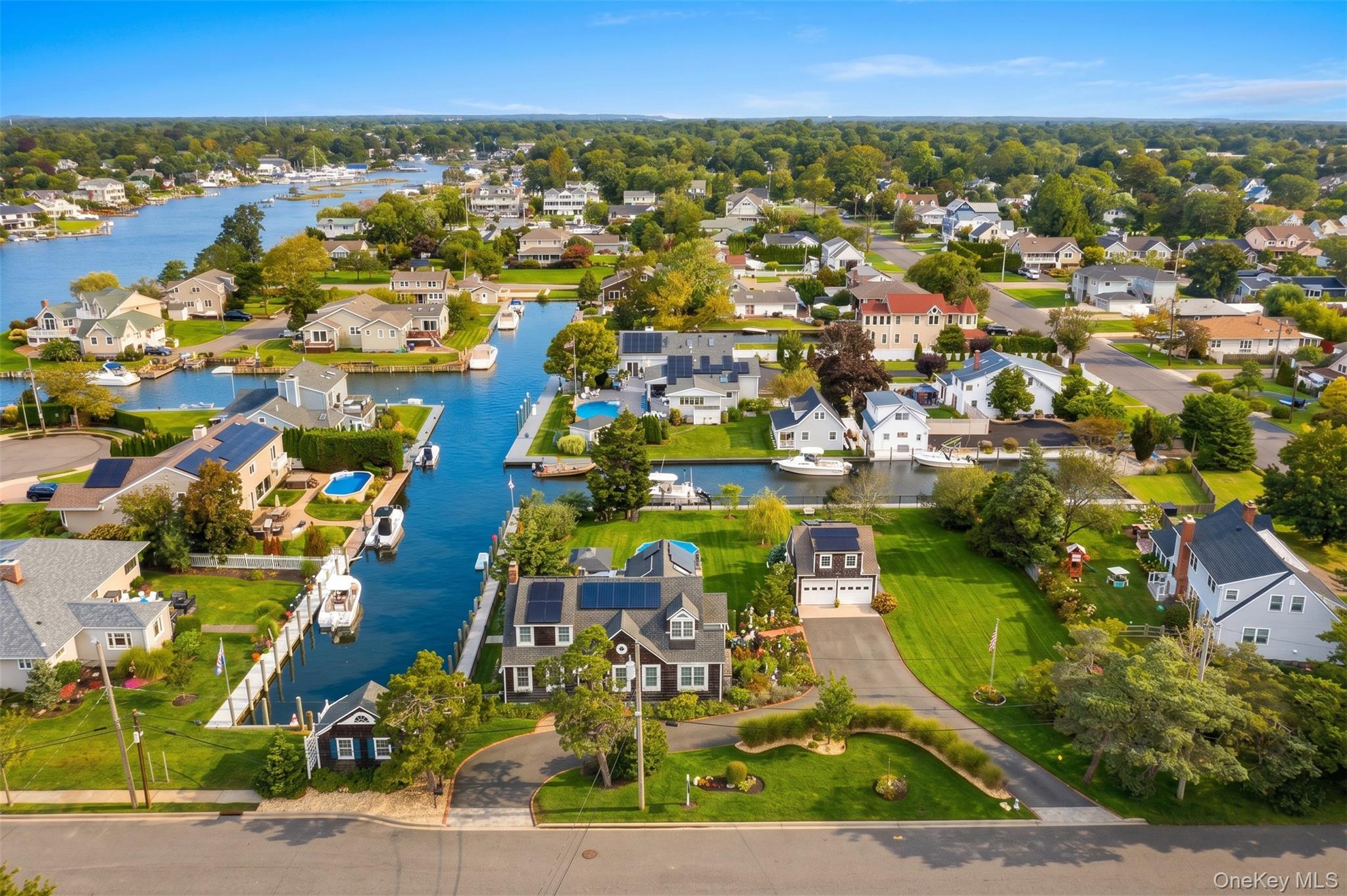 1 Dewey Avenue, Amityville NY 11701