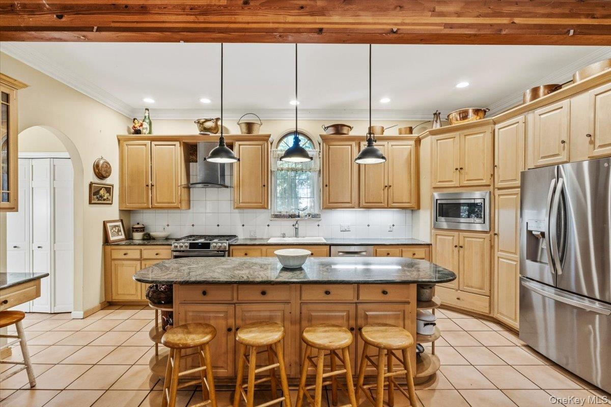 16 Stuart Avenue, Babylon NY 11702