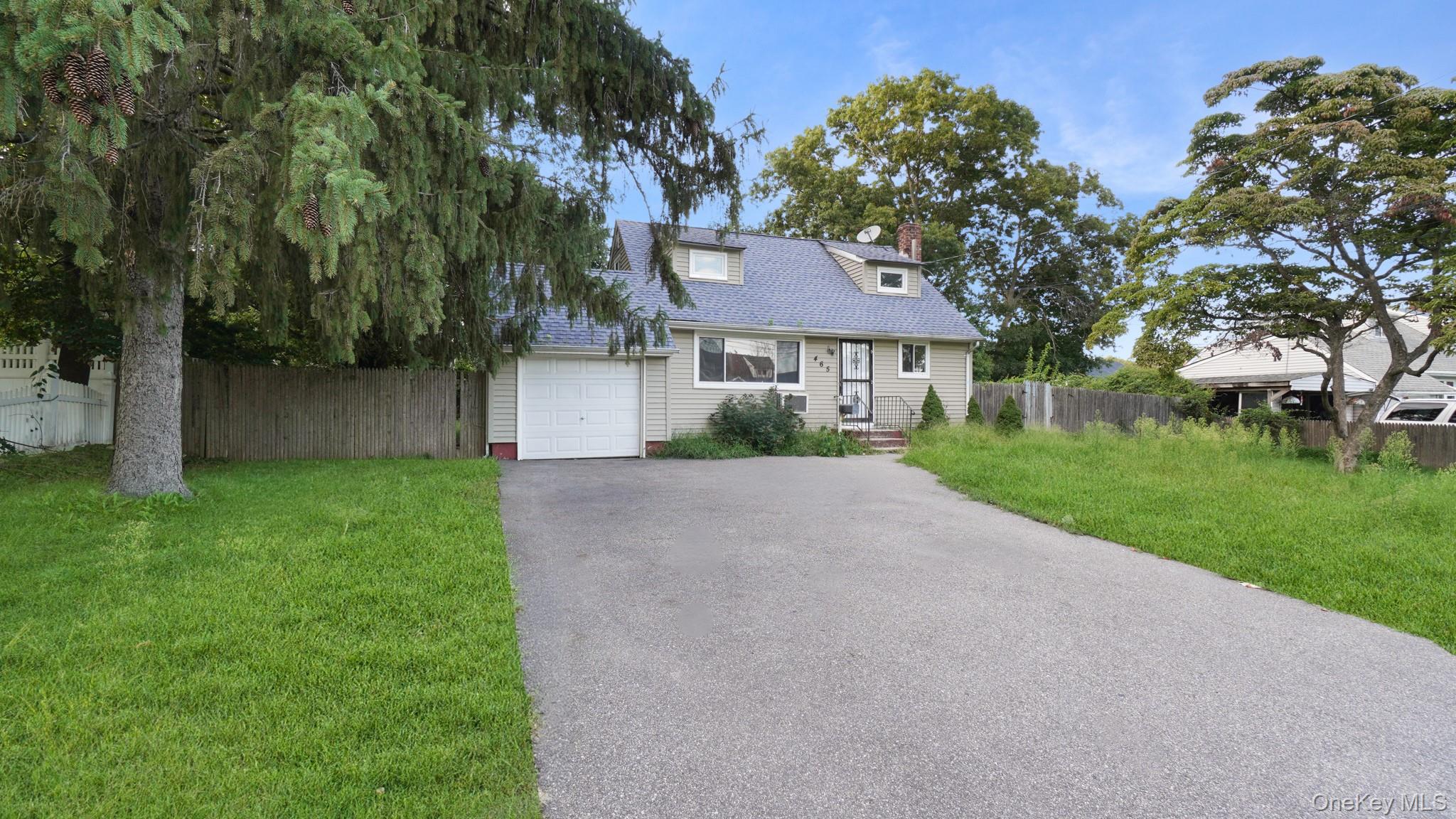 465 Clift Street, Central Islip NY 11722